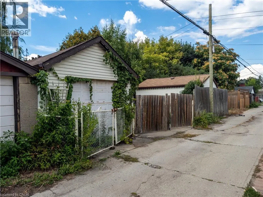 224 EAST Avenue N