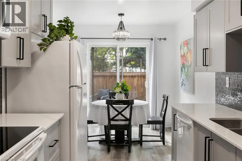 766 WALTER Street Unit# D, #D