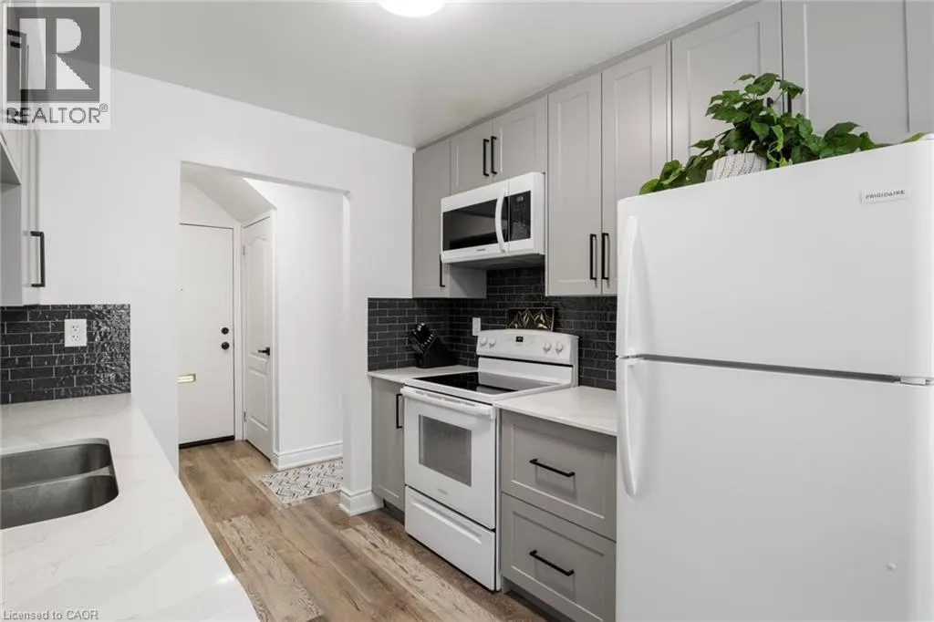 766 WALTER Street Unit# D, #D