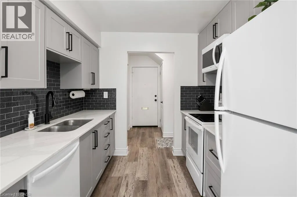 766 WALTER Street Unit# D, #D
