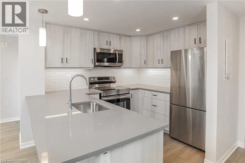 3998 VICTORIA Avenue Unit# 202, #202