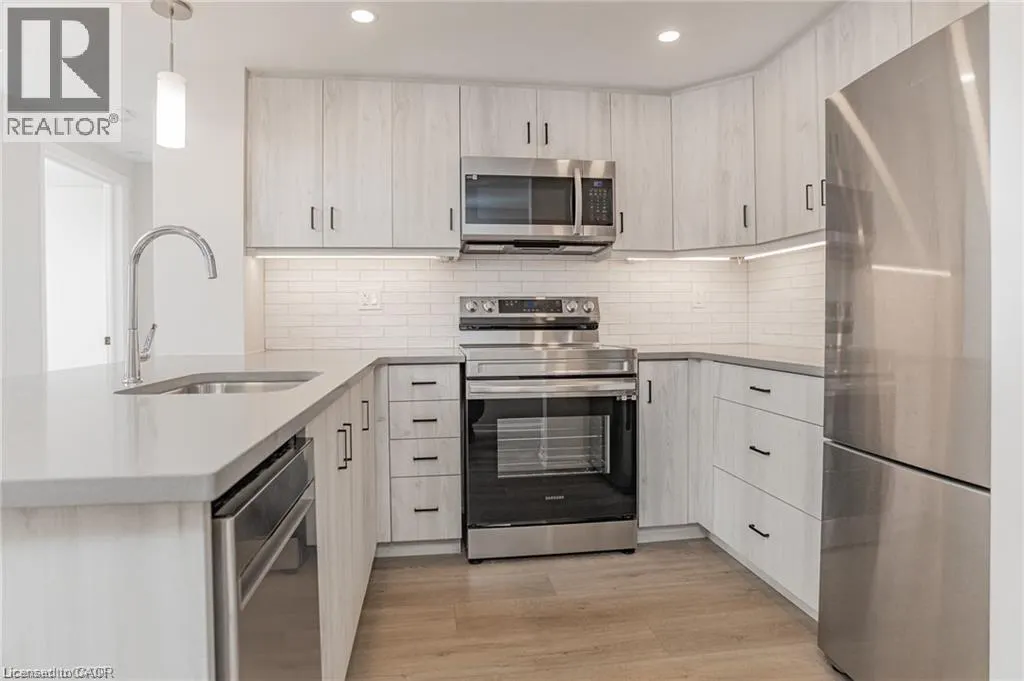 3998 VICTORIA Avenue Unit# 202, #202