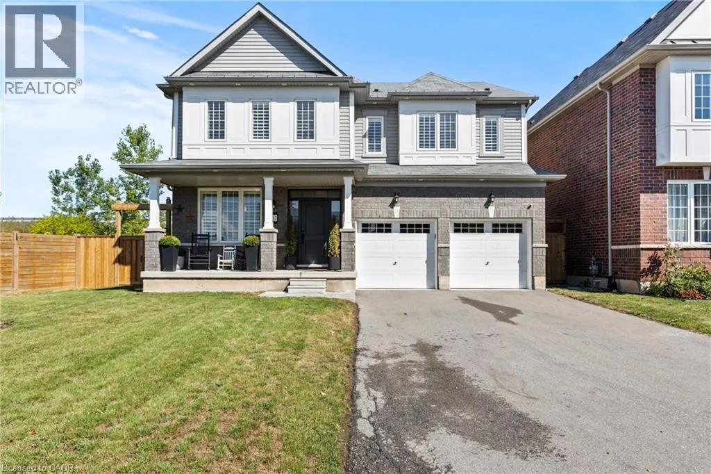 62 ESTHER Crescent