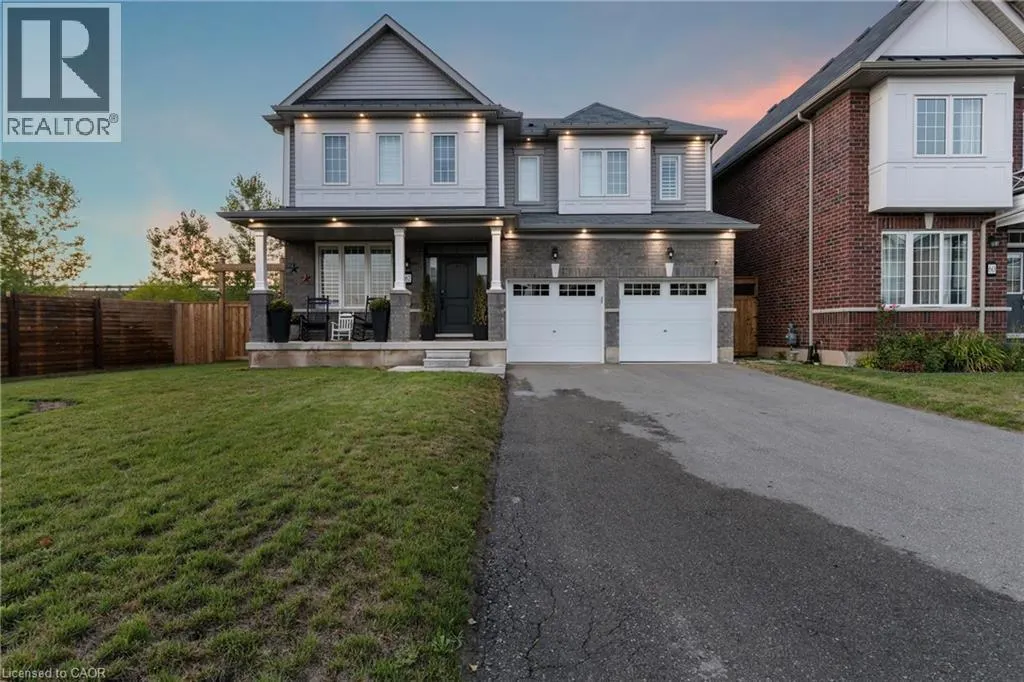 62 ESTHER Crescent