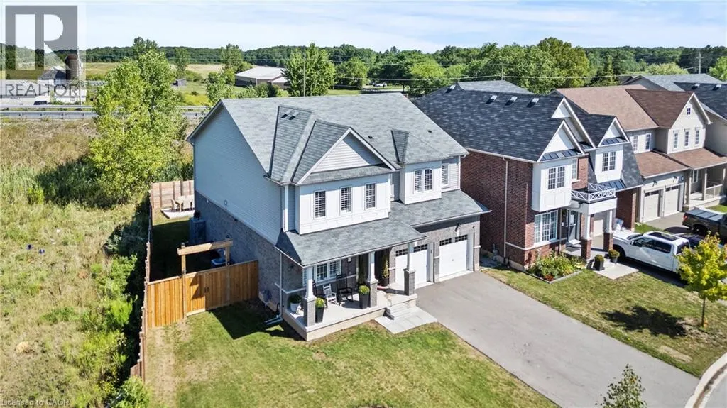 62 ESTHER Crescent