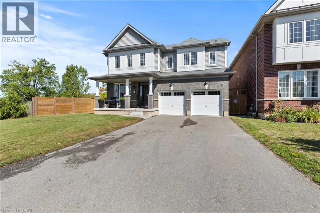 62 ESTHER Crescent