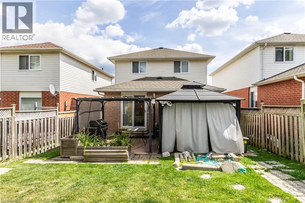 194 HOLLYRIDGE Crescent