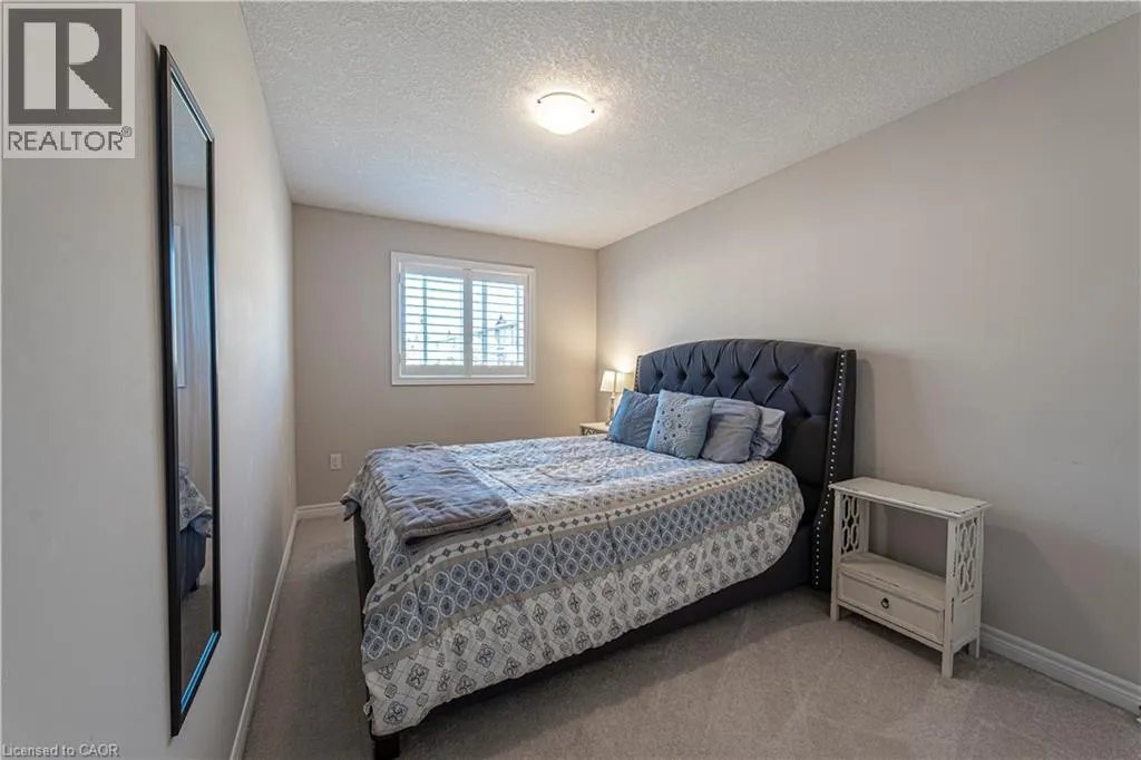 28 KINGSBOROUGH Drive