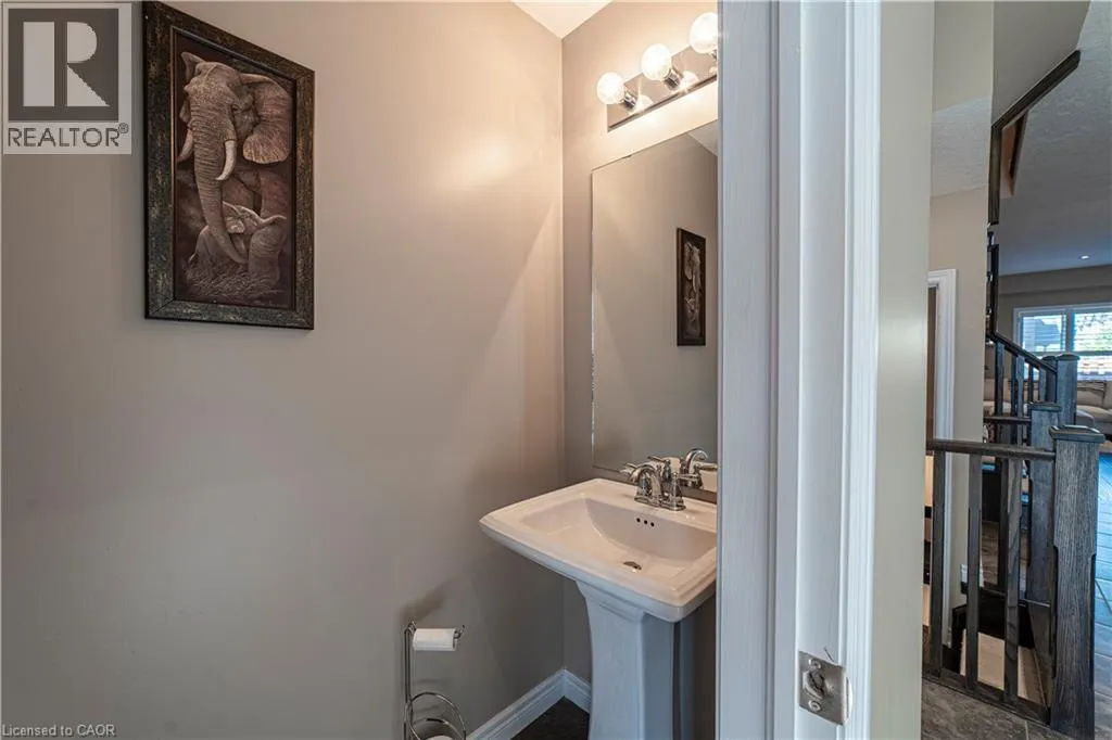 28 KINGSBOROUGH Drive