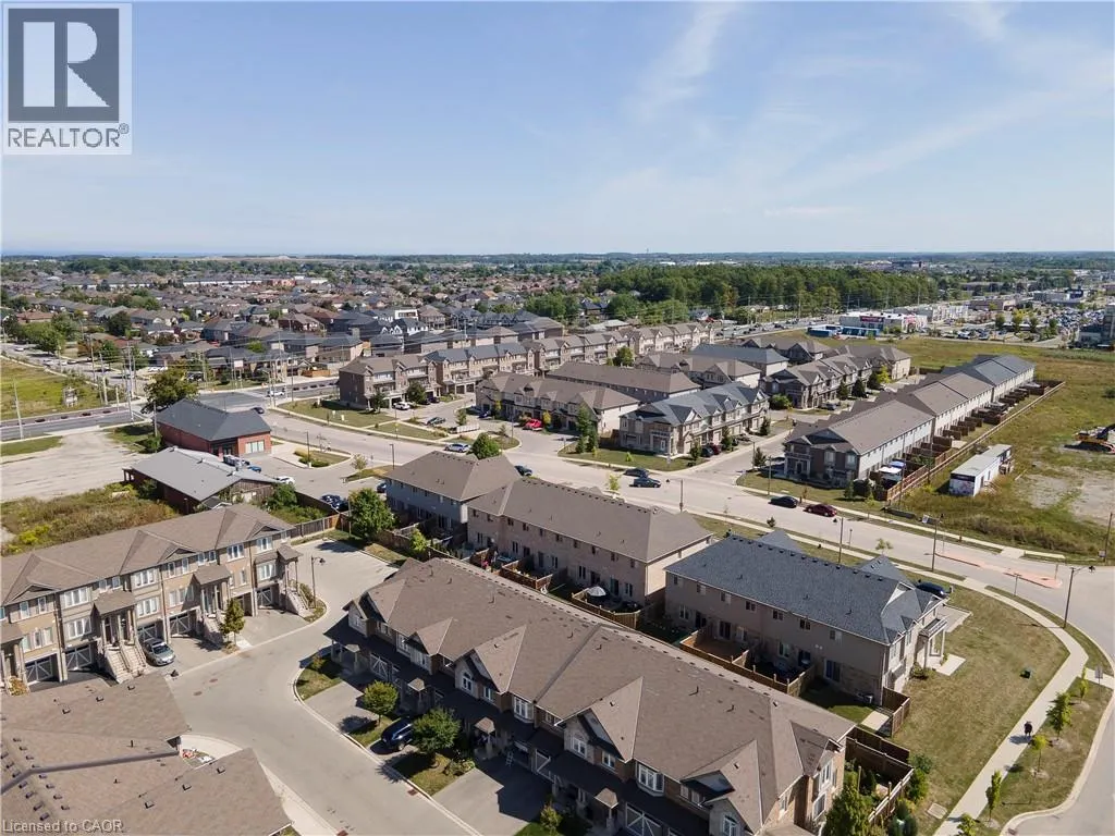 28 KINGSBOROUGH Drive