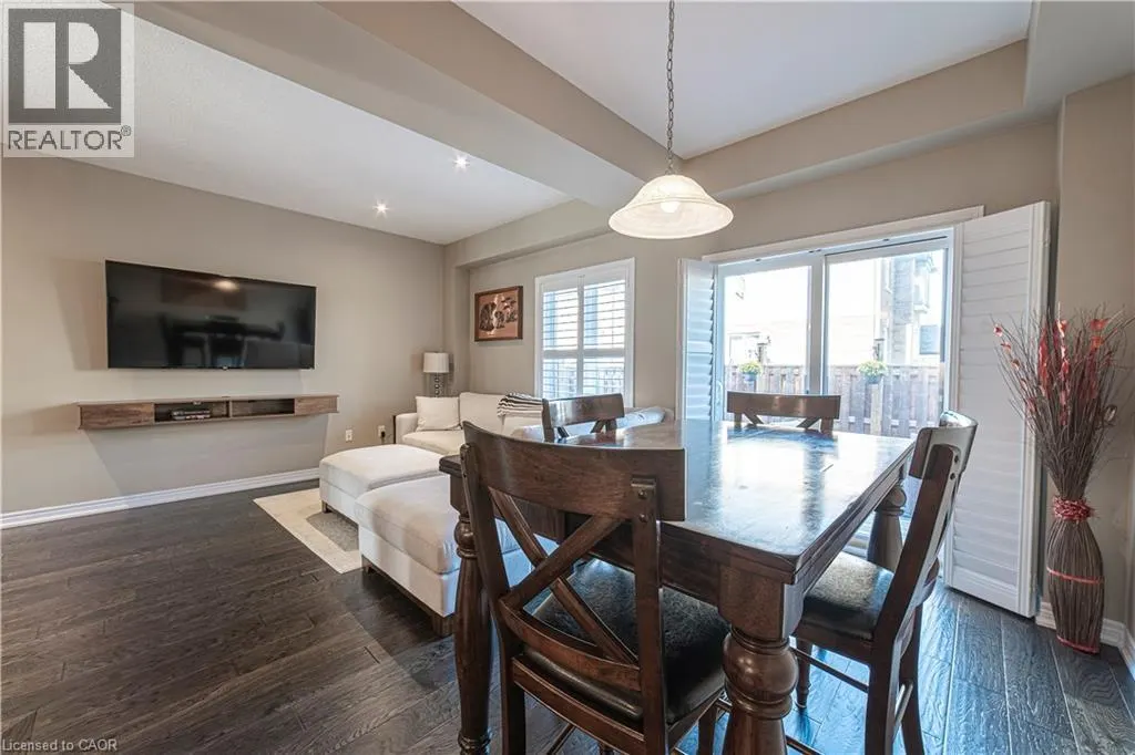 28 KINGSBOROUGH Drive