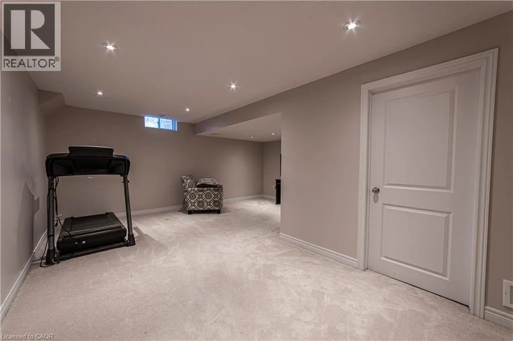 28 KINGSBOROUGH Drive