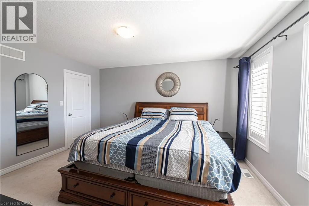 28 KINGSBOROUGH Drive