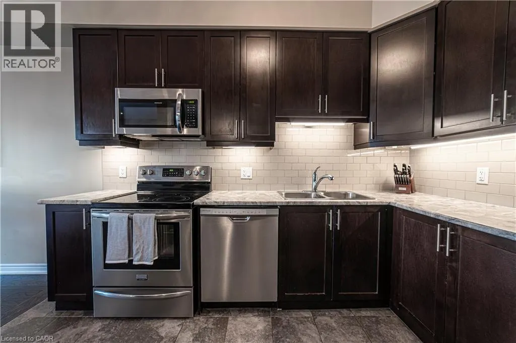 28 KINGSBOROUGH Drive