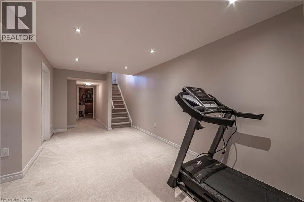 28 KINGSBOROUGH Drive