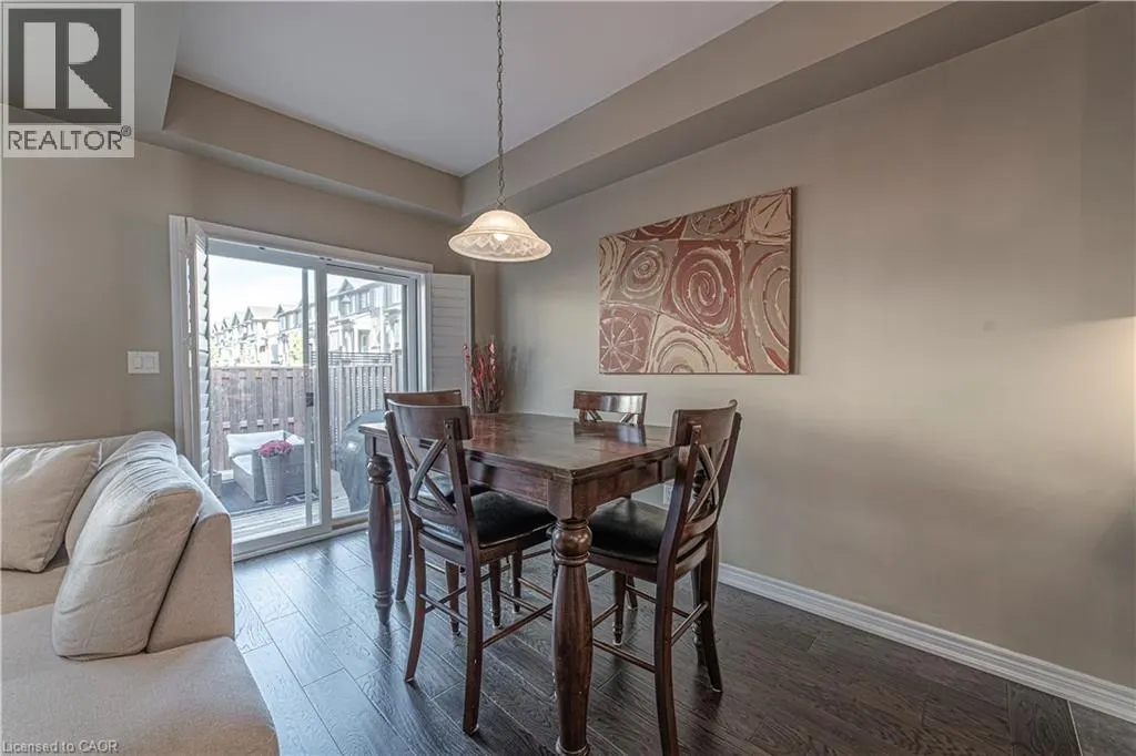 28 KINGSBOROUGH Drive