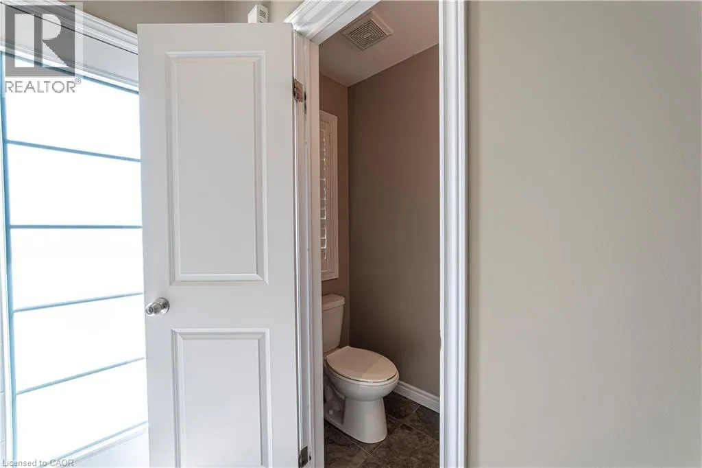 28 KINGSBOROUGH Drive