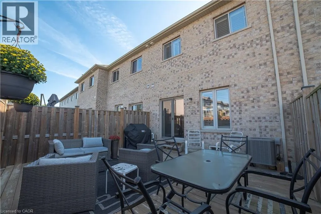 28 KINGSBOROUGH Drive