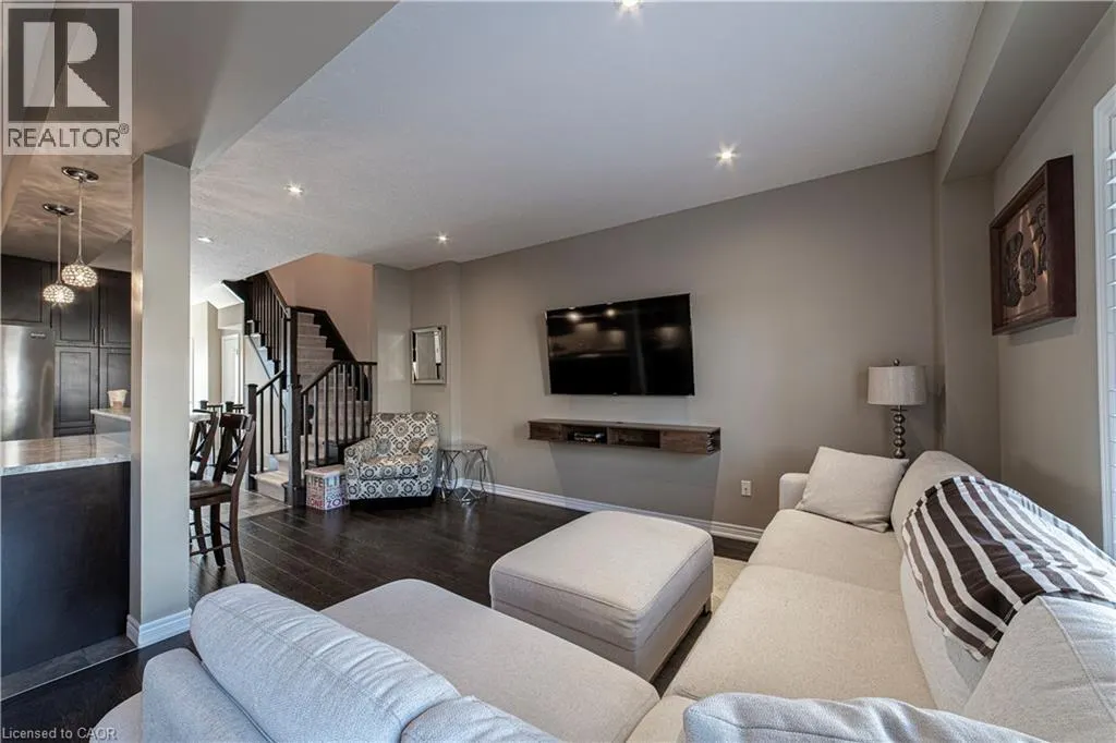 28 KINGSBOROUGH Drive