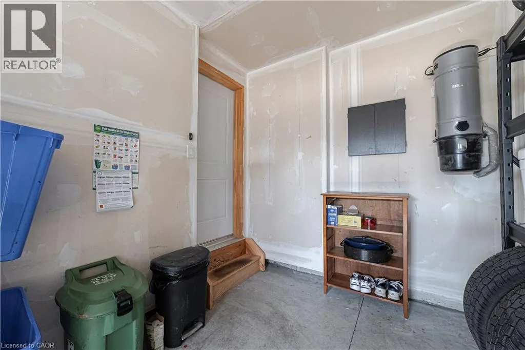 28 KINGSBOROUGH Drive