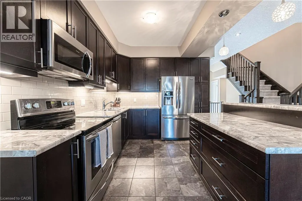 28 KINGSBOROUGH Drive
