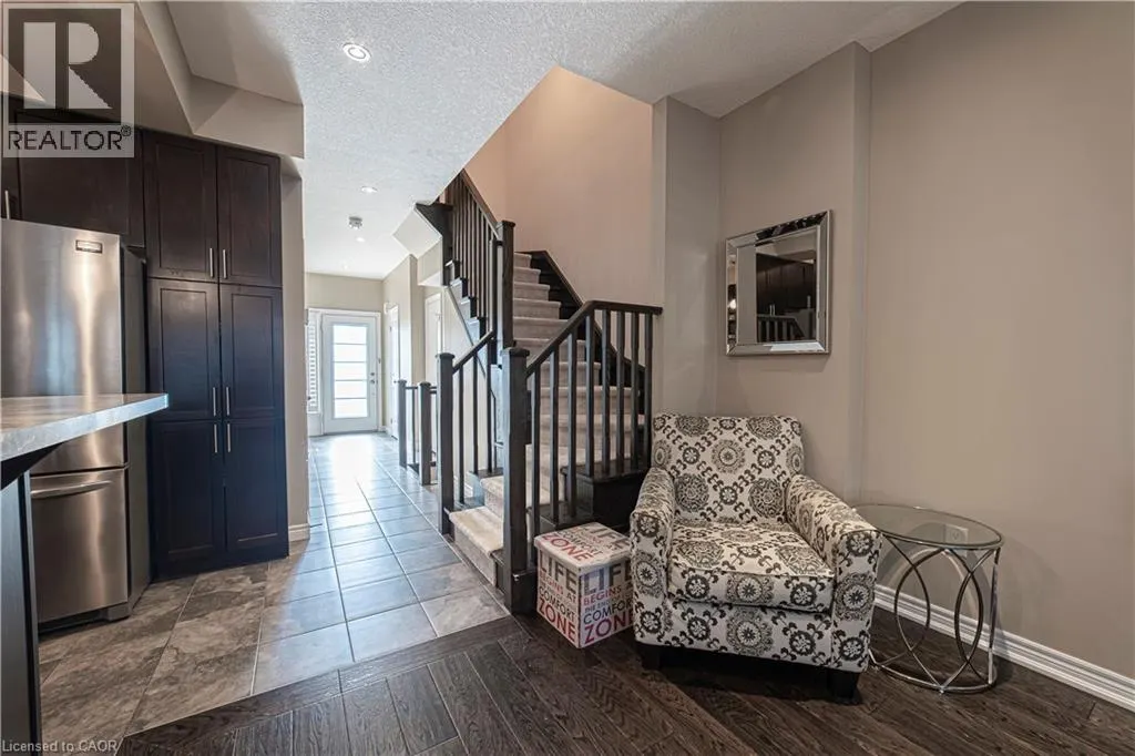 28 KINGSBOROUGH Drive