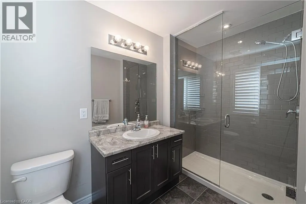 28 KINGSBOROUGH Drive