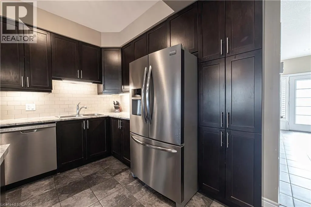 28 KINGSBOROUGH Drive