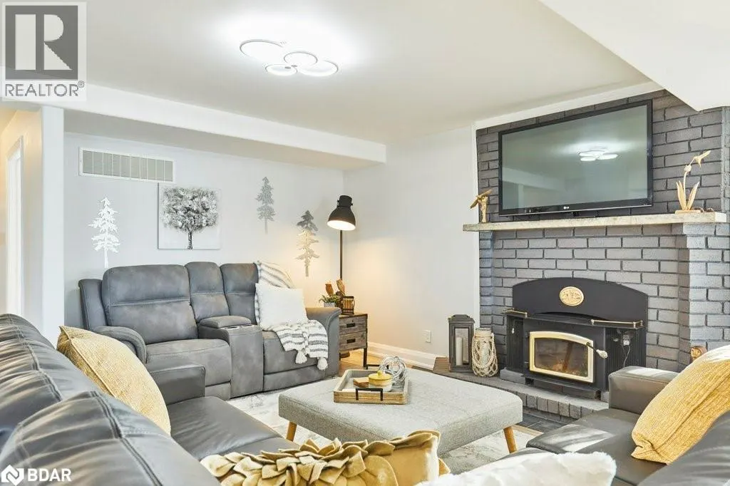 81 LAIRD Drive