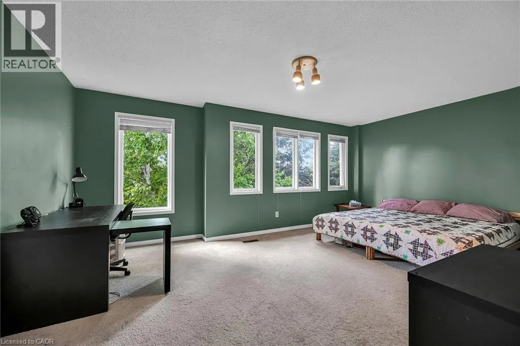 70 GOLFVIEW Crescent