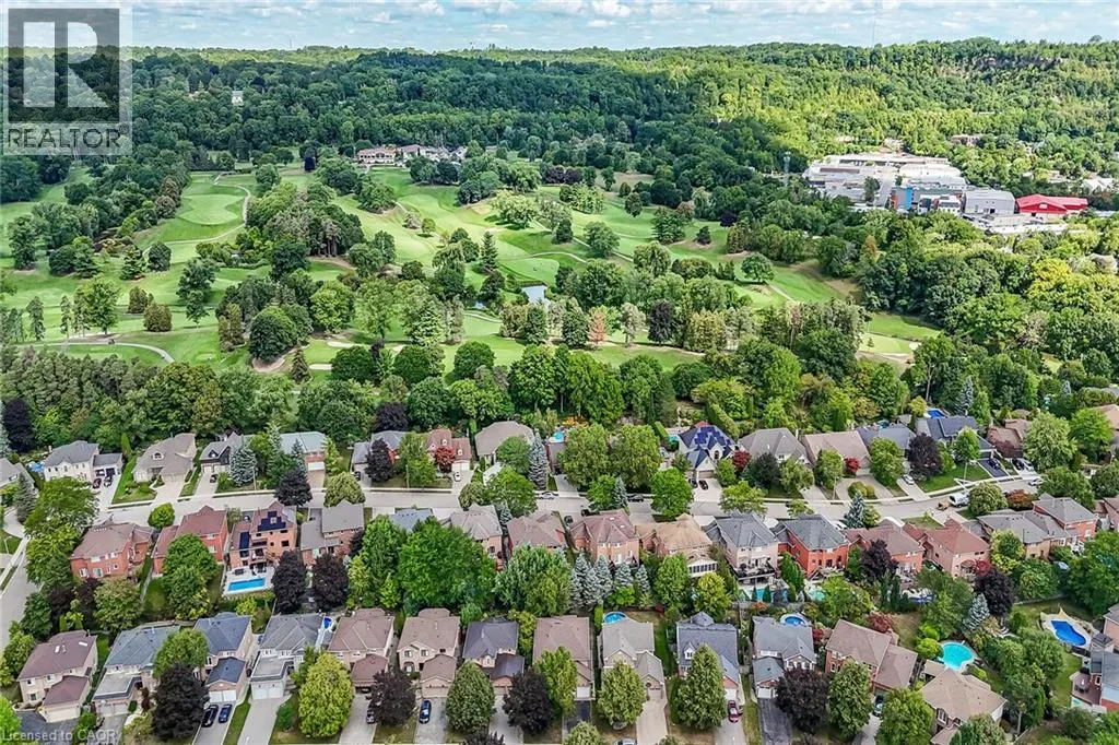 70 GOLFVIEW Crescent