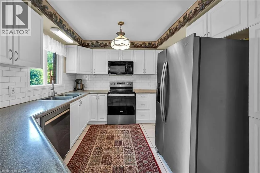 70 GOLFVIEW Crescent
