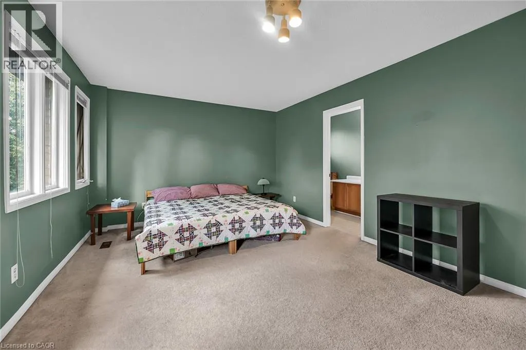 70 GOLFVIEW Crescent