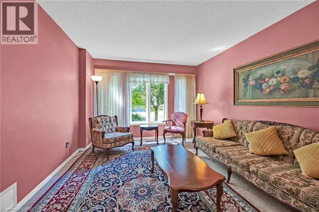 70 GOLFVIEW Crescent