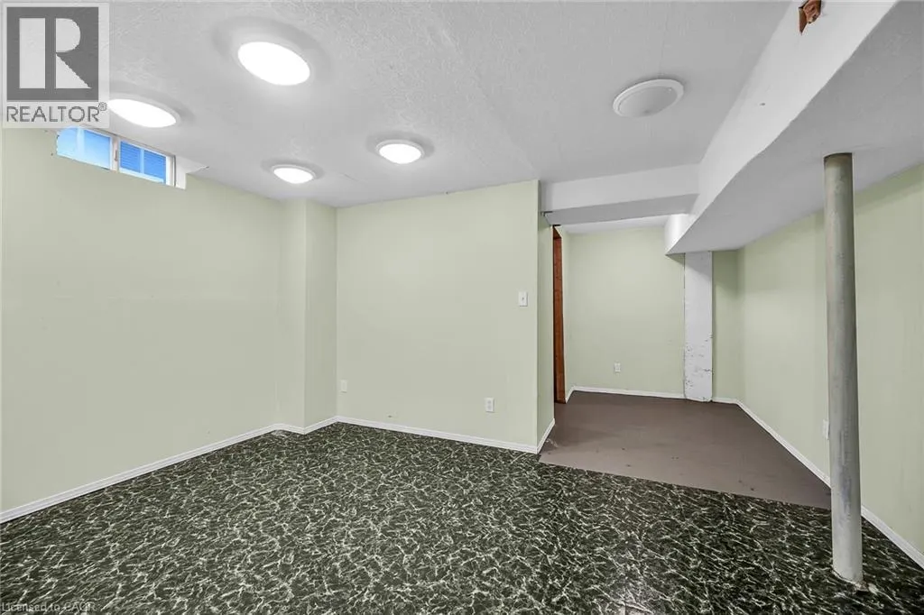 70 GOLFVIEW Crescent