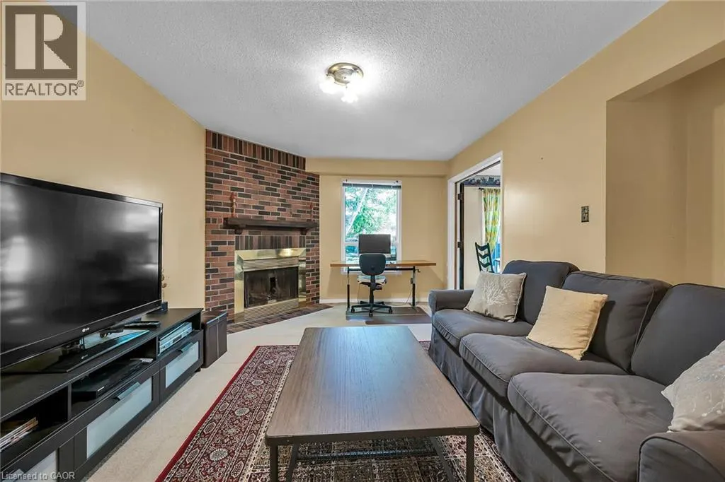 70 GOLFVIEW Crescent