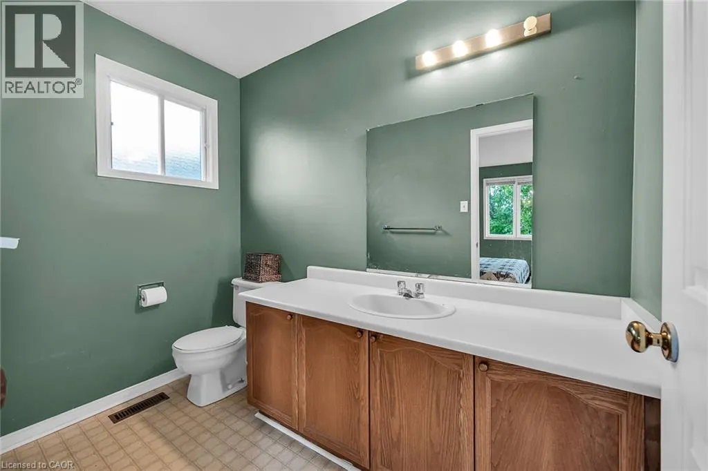 70 GOLFVIEW Crescent