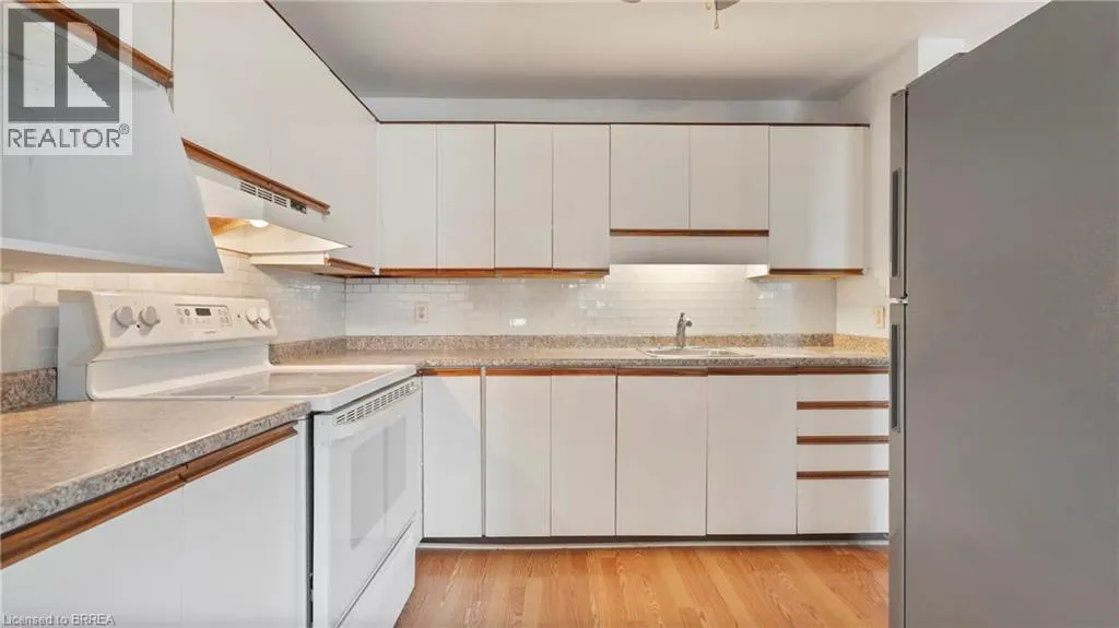 421 FAIRVIEW Drive Unit# 101, #101