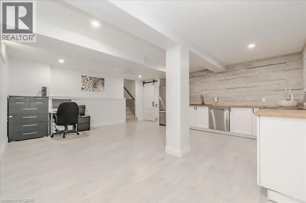 26 LORRAINE Drive
