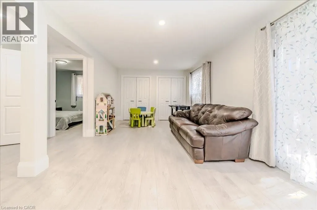 26 LORRAINE Drive