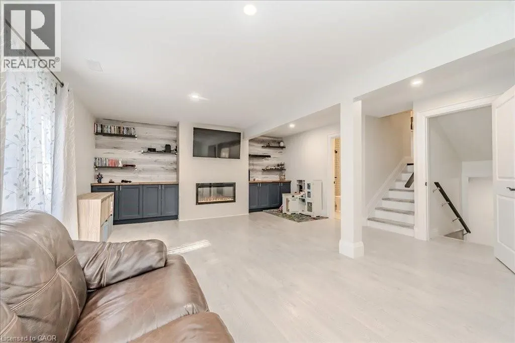 26 LORRAINE Drive