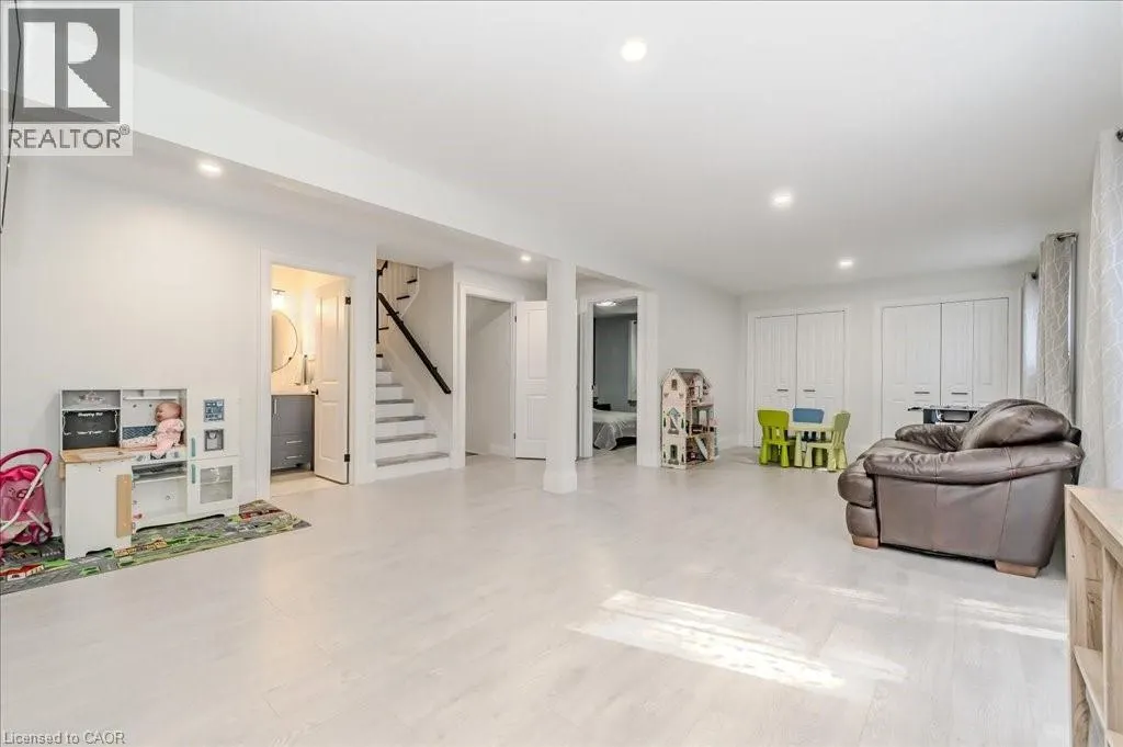 26 LORRAINE Drive