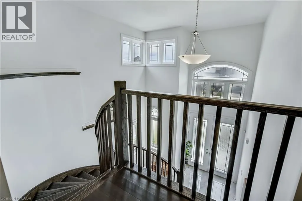 84 COOKE Avenue
