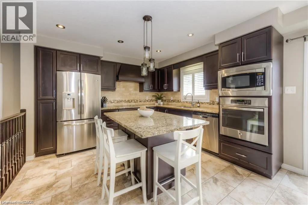 207 HARDCASTLE Drive
