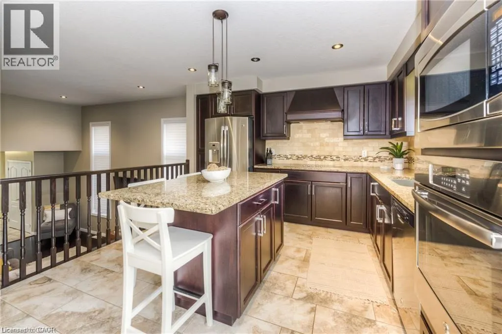 207 HARDCASTLE Drive