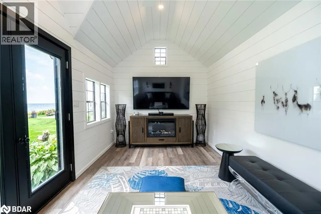 2 SUNNYSIDE Avenue