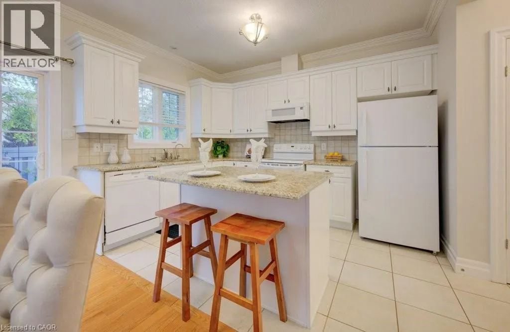 276 SIMS ESTATE Drive Unit# 11, #11