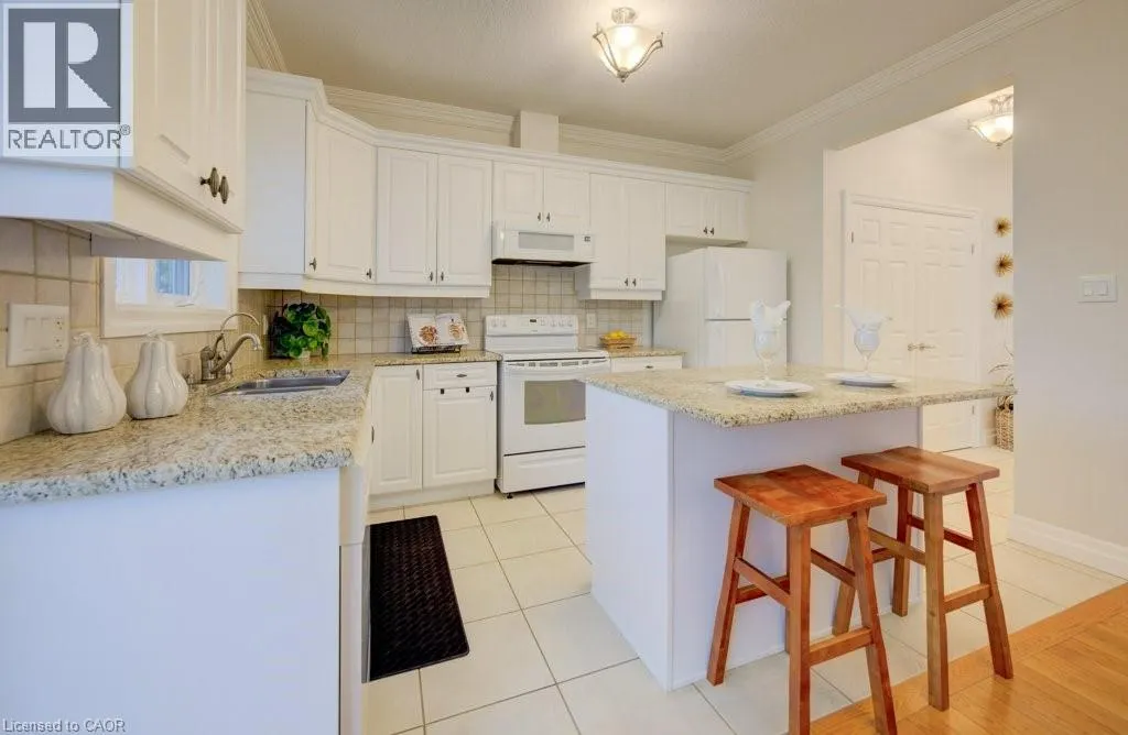 276 SIMS ESTATE Drive Unit# 11, #11