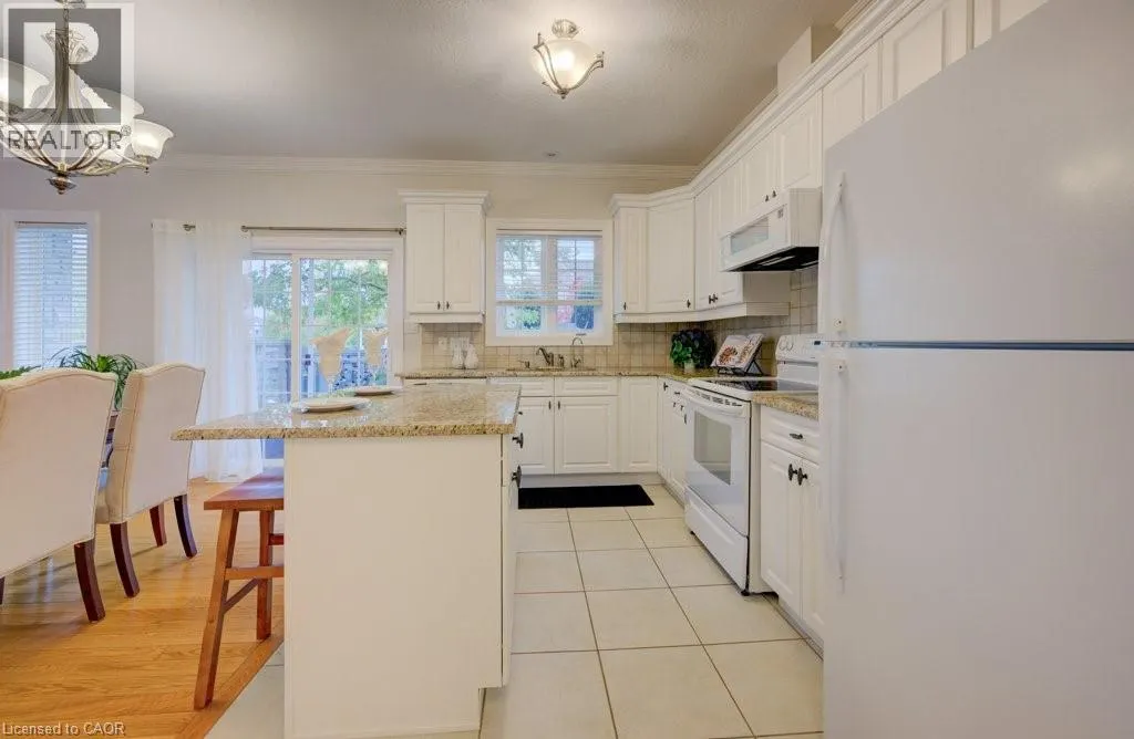 276 SIMS ESTATE Drive Unit# 11, #11