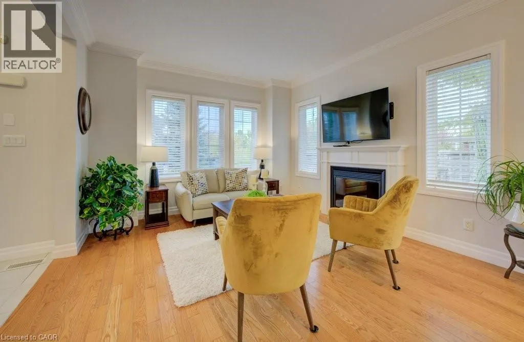 276 SIMS ESTATE Drive Unit# 11, #11